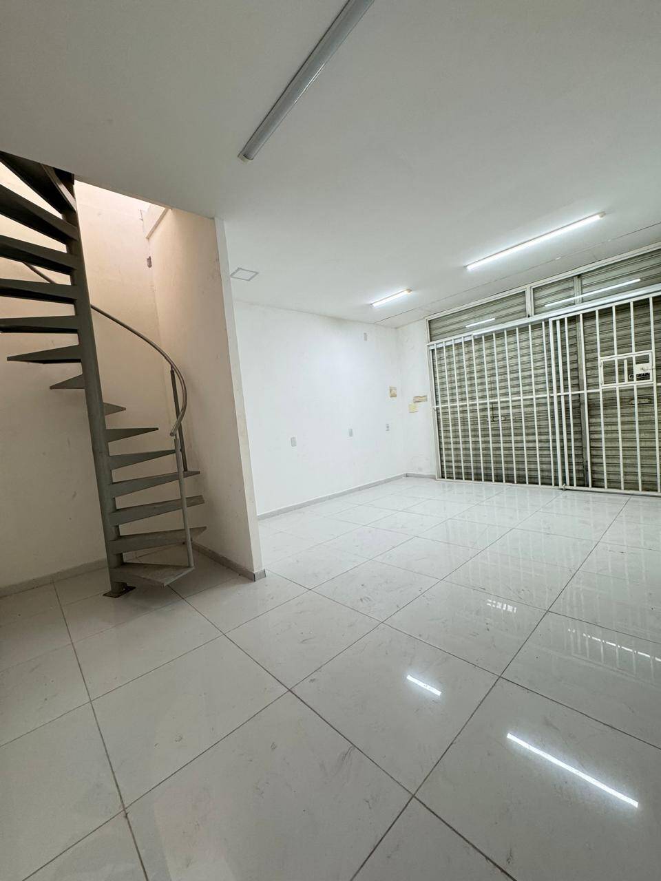 Casa à venda com 3 quartos, 300m² - Foto 16
