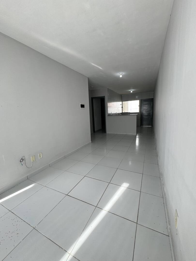 Casa à venda com 2 quartos, 90m² - Foto 8
