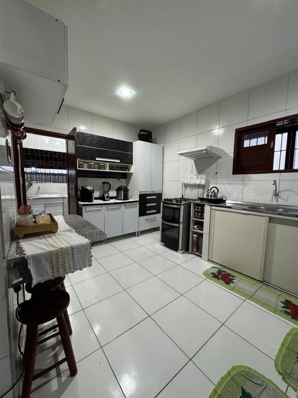 Casa para alugar com 3 quartos, 250m² - Foto 21