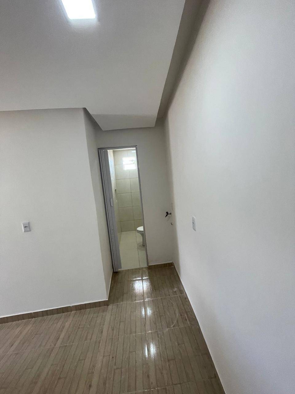 Casa para alugar com 2 quartos, 45m² - Foto 6