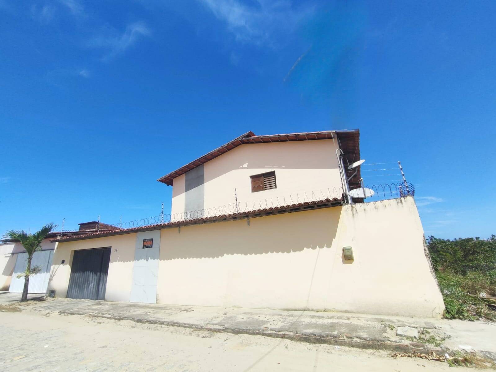 Casa para alugar com 3 quartos, 150m² - Foto 1