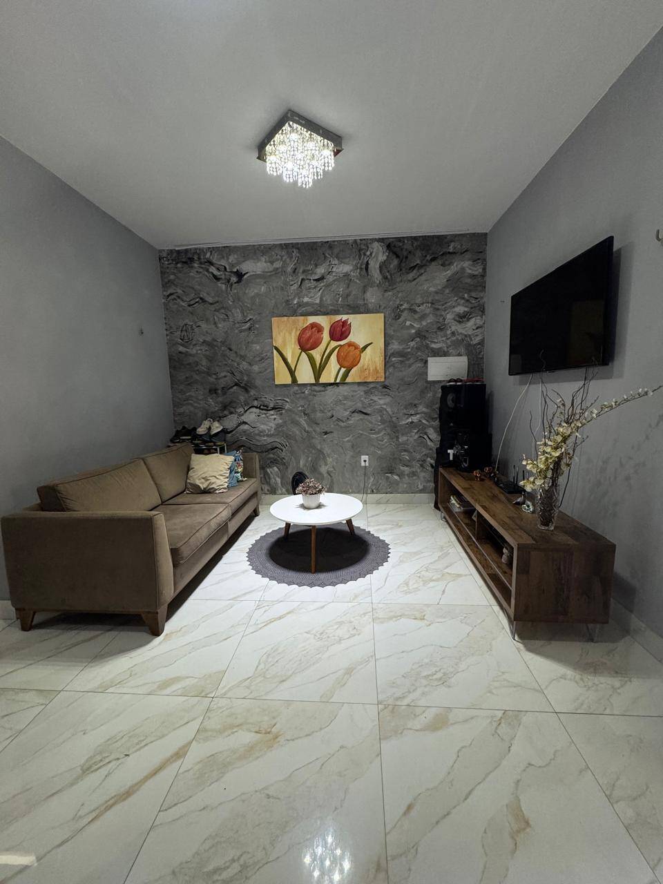 Casa à venda com 3 quartos, 600m² - Foto 2