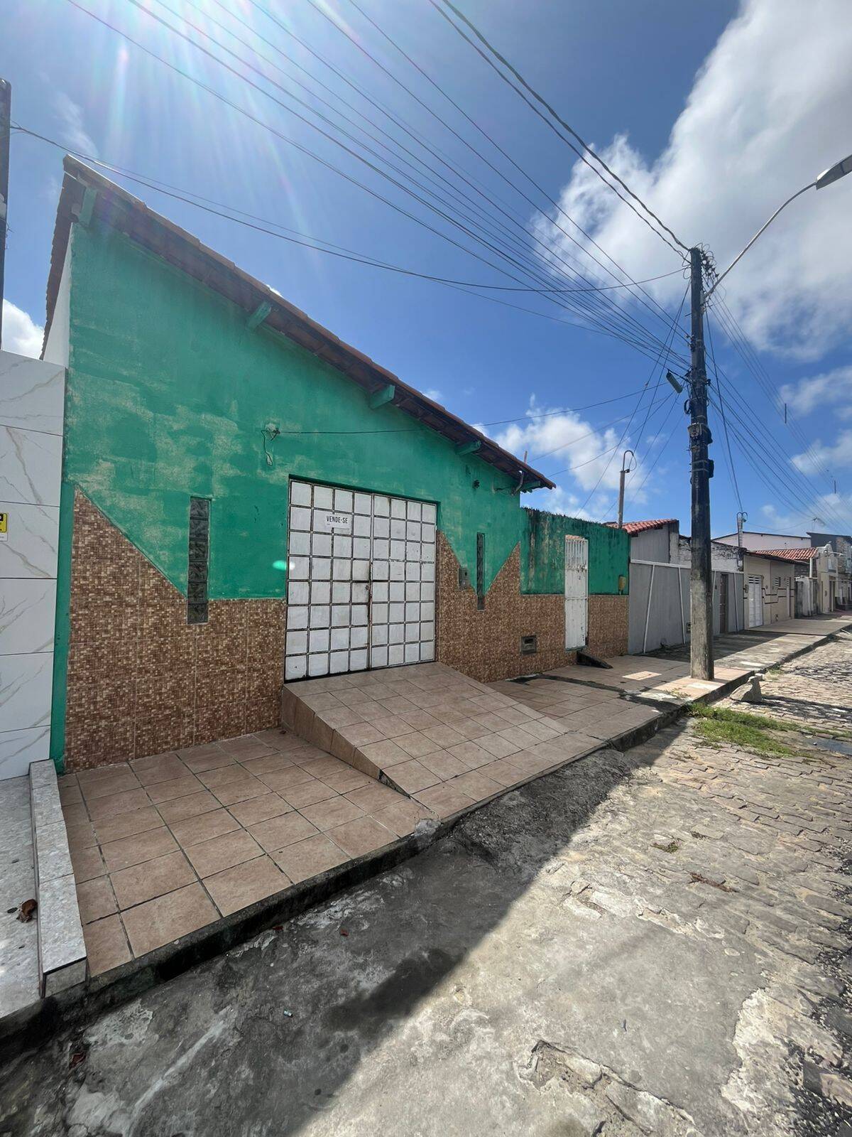 Casa à venda com 5 quartos, 150m² - Foto 1
