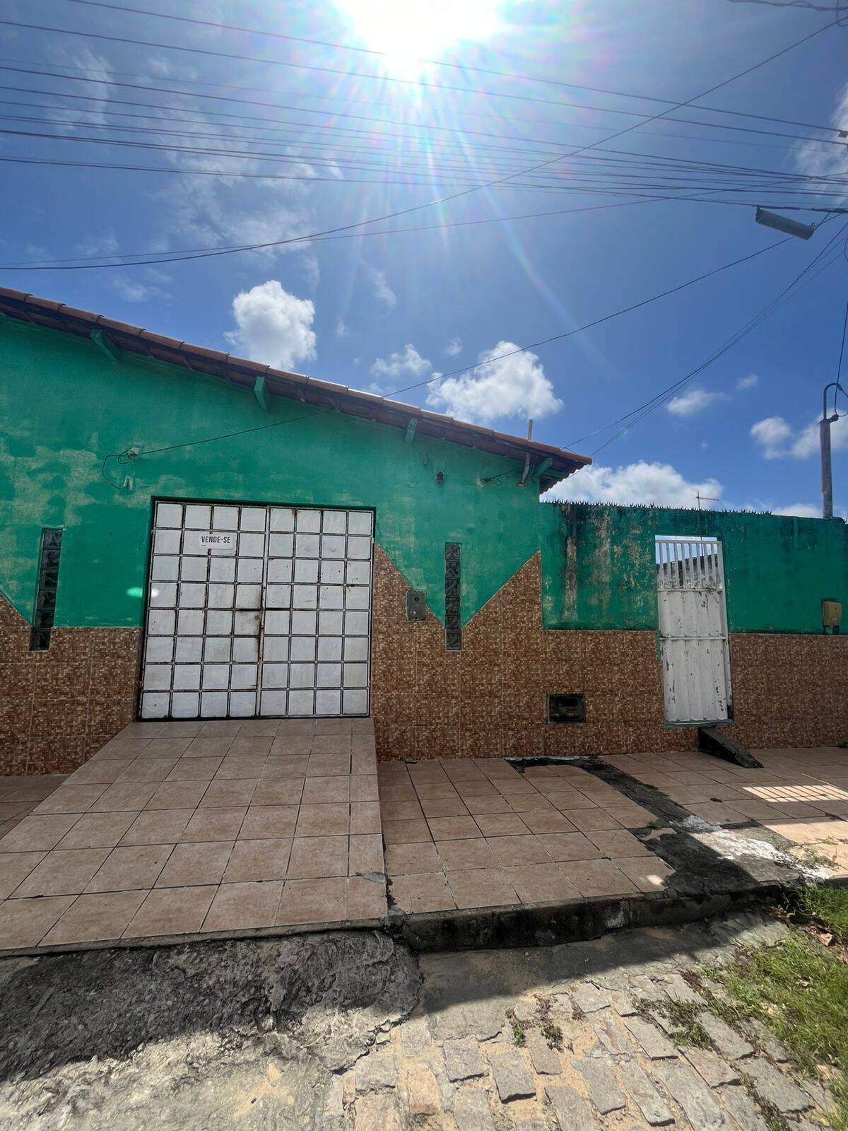 Casa à venda com 5 quartos, 150m² - Foto 2