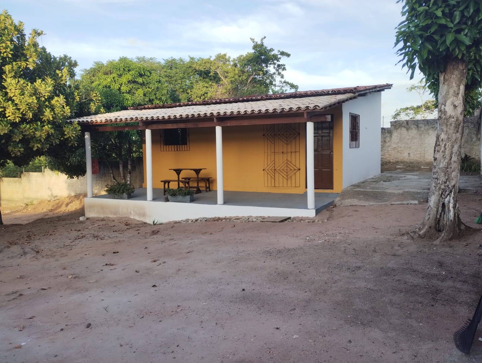 Casa à venda com 2 quartos, 1800m² - Foto 1