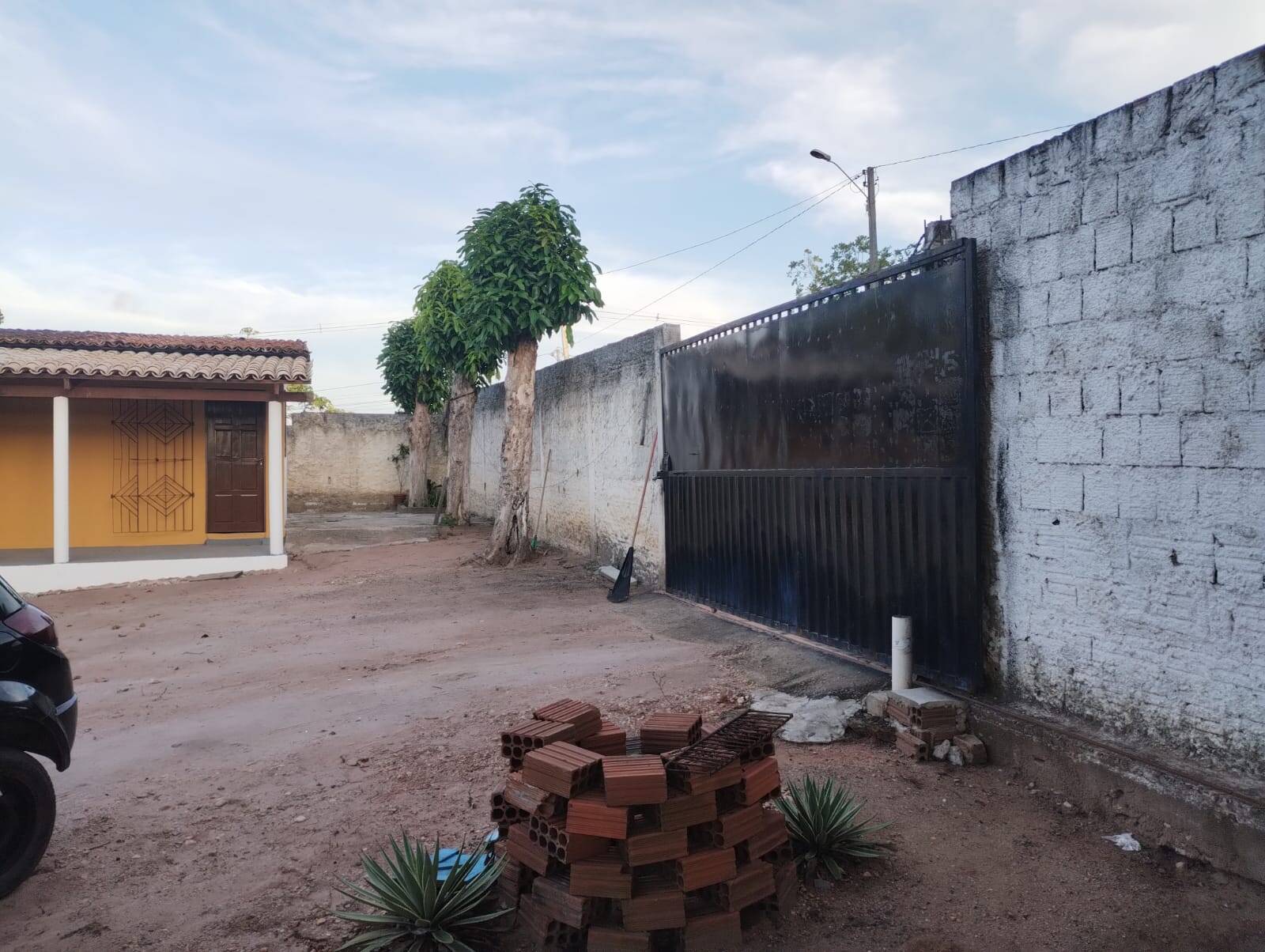 Casa à venda com 2 quartos, 1800m² - Foto 2