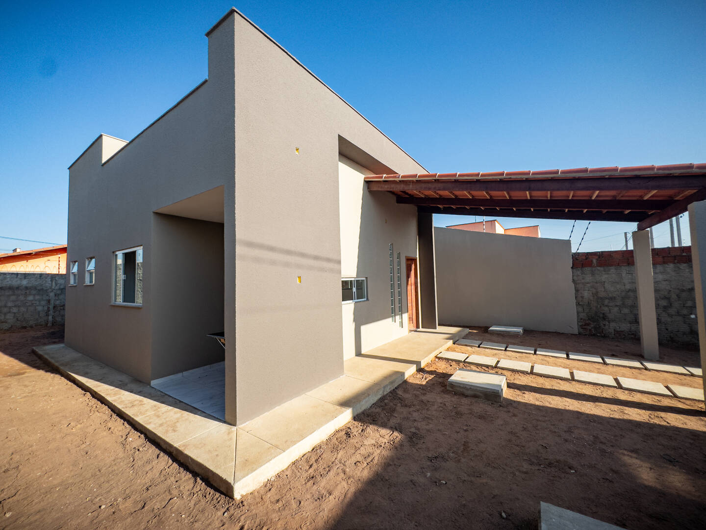 Casa à venda com 2 quartos, 69m² - Foto 3