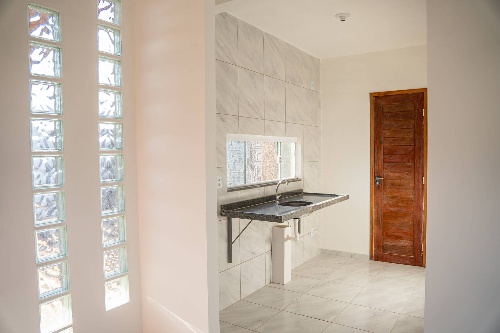 Casa à venda com 2 quartos, 69m² - Foto 10