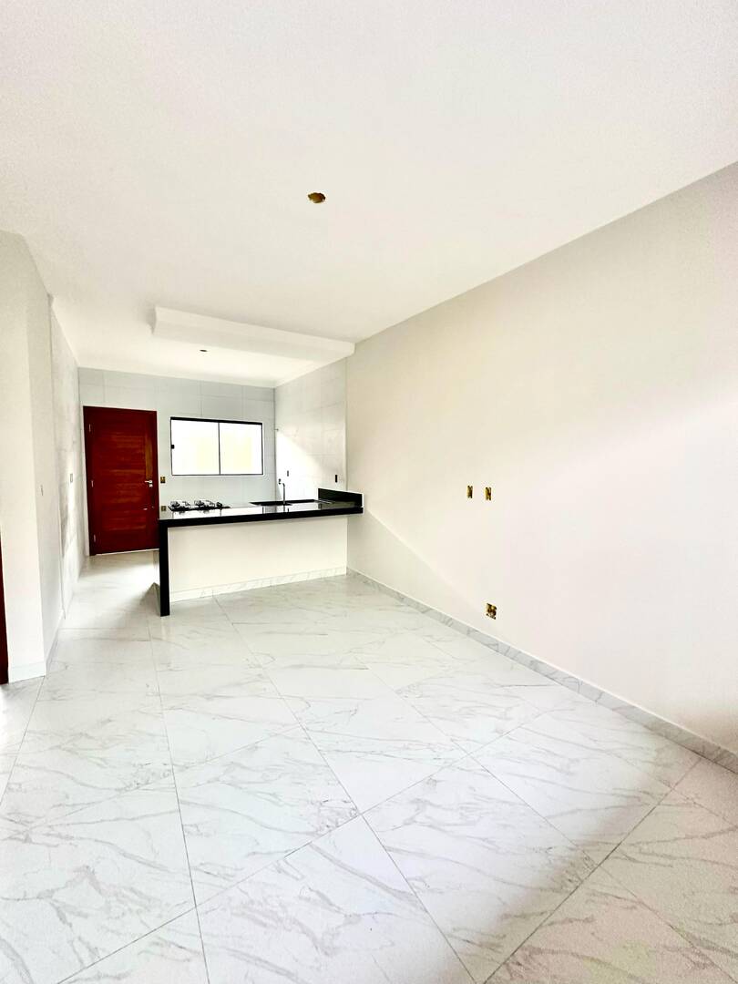 Casa à venda com 2 quartos, 67m² - Foto 4