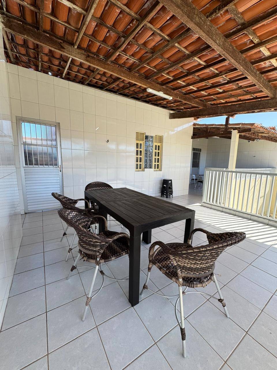 Casa à venda com 3 quartos, 132m² - Foto 2