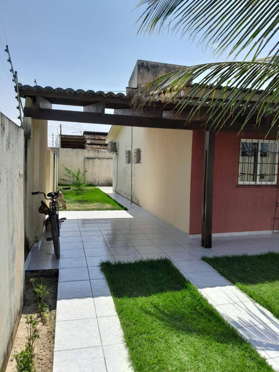 Casa à venda com 2 quartos, 75m² - Foto 1