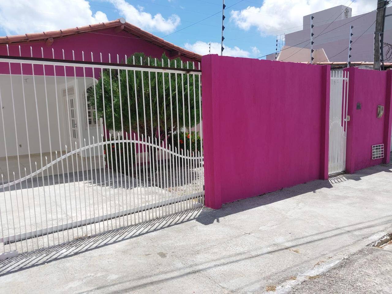 Casa à venda com 3 quartos, 150m² - Foto 1