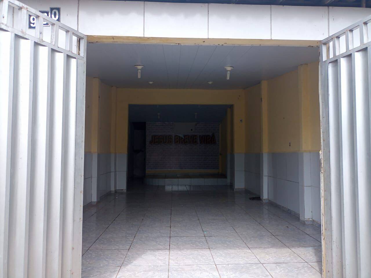 Casa à venda e aluguel com 1 quarto, 100m² - Foto 3