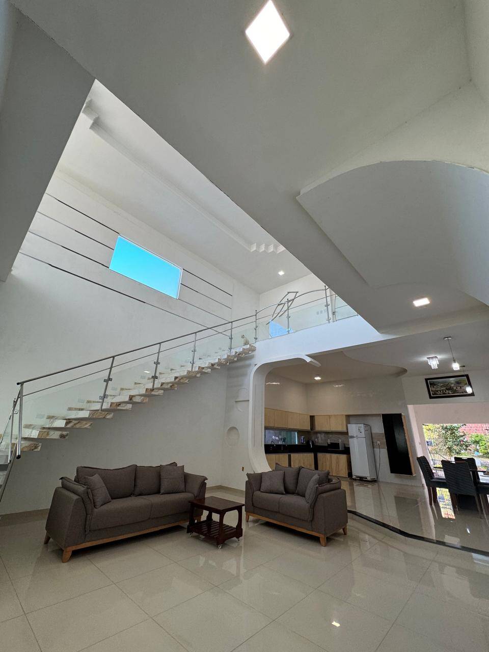 Casa à venda com 3 quartos, 140m² - Foto 2