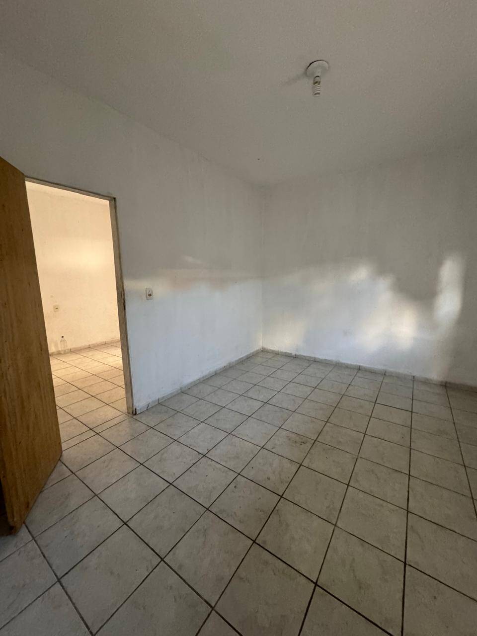 Casa para alugar com 2 quartos, 40m² - Foto 3