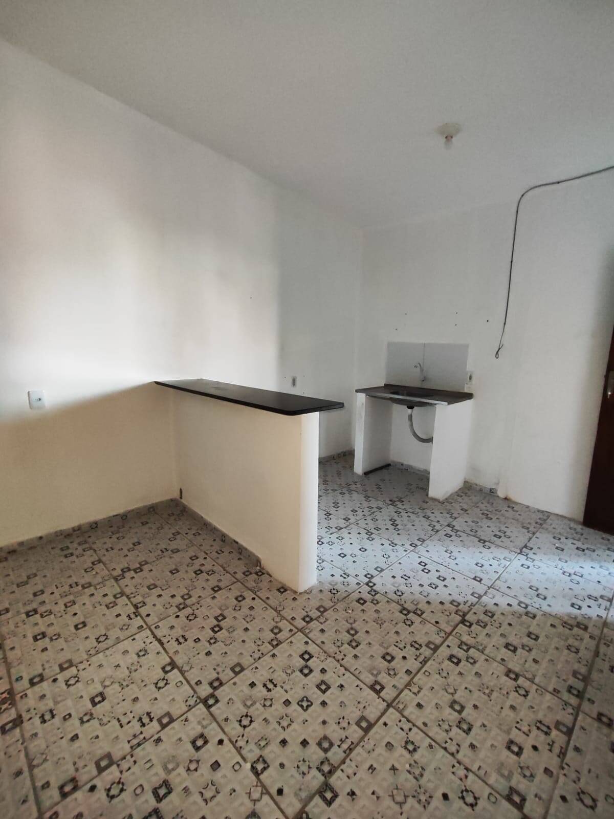 Casa para alugar com 1 quarto, 20m² - Foto 3