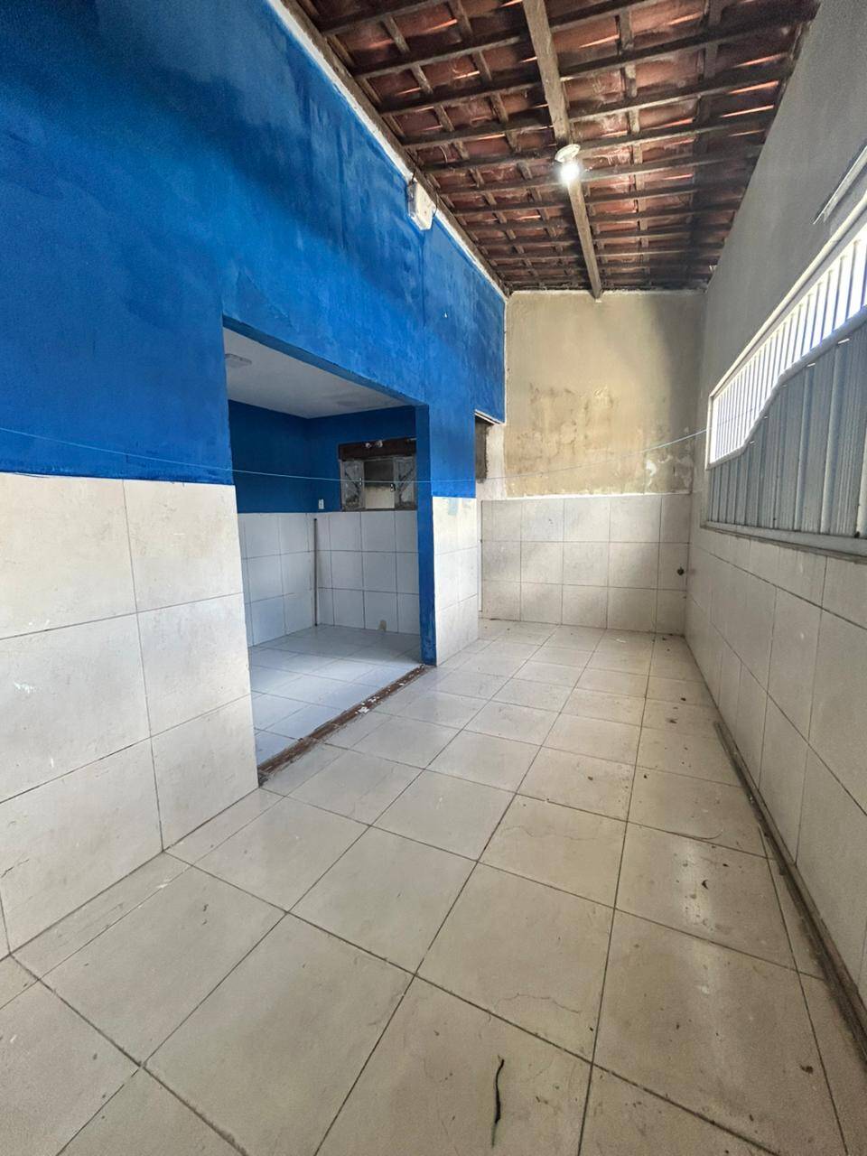 Casa à venda com 3 quartos, 200m² - Foto 2