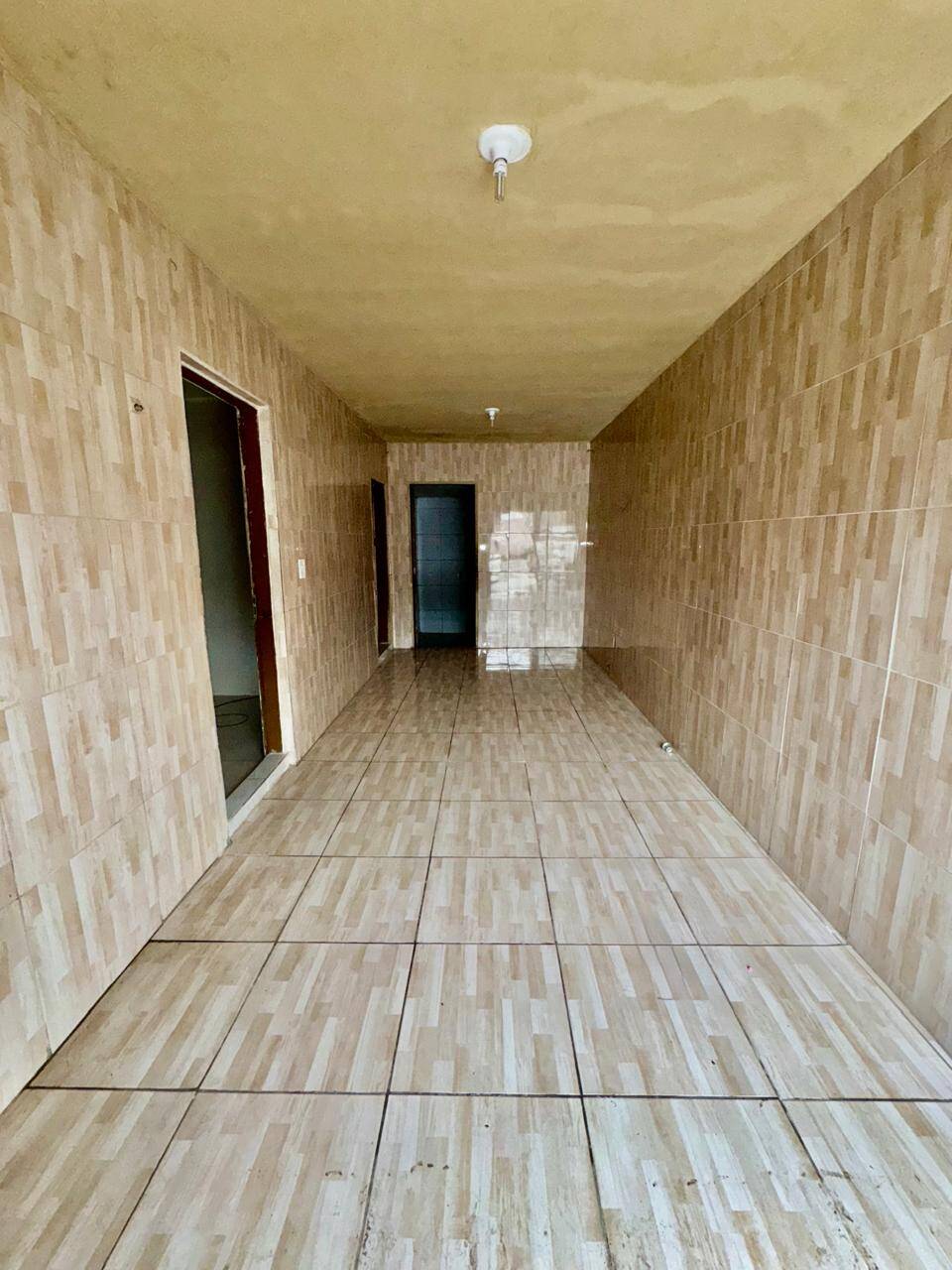 Casa à venda com 2 quartos, 105m² - Foto 2