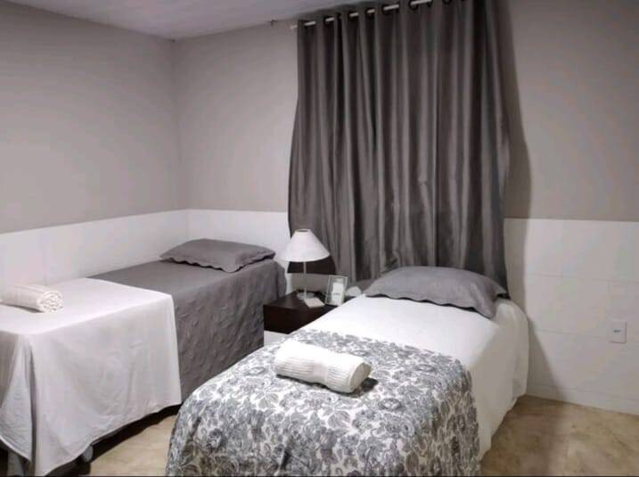 Casa à venda com 6 quartos, 1800m² - Foto 10