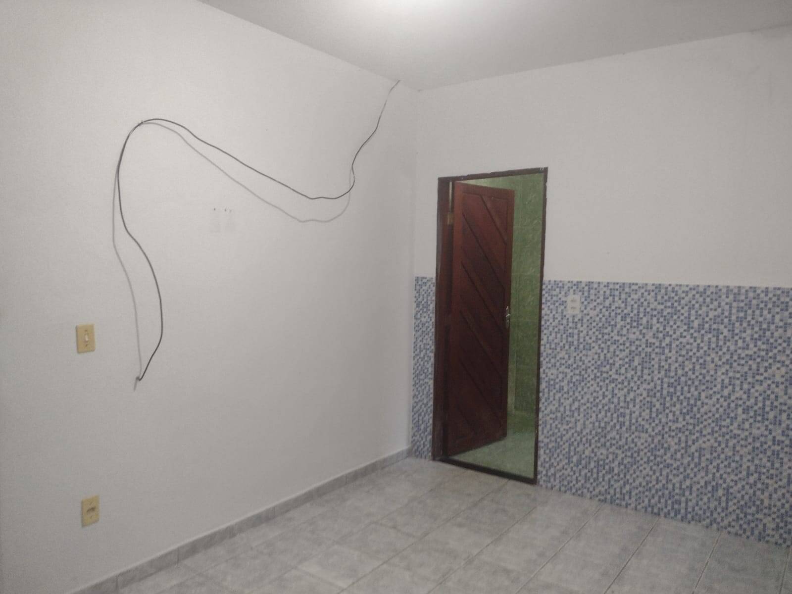 Casa para alugar com 5 quartos, 140m² - Foto 2