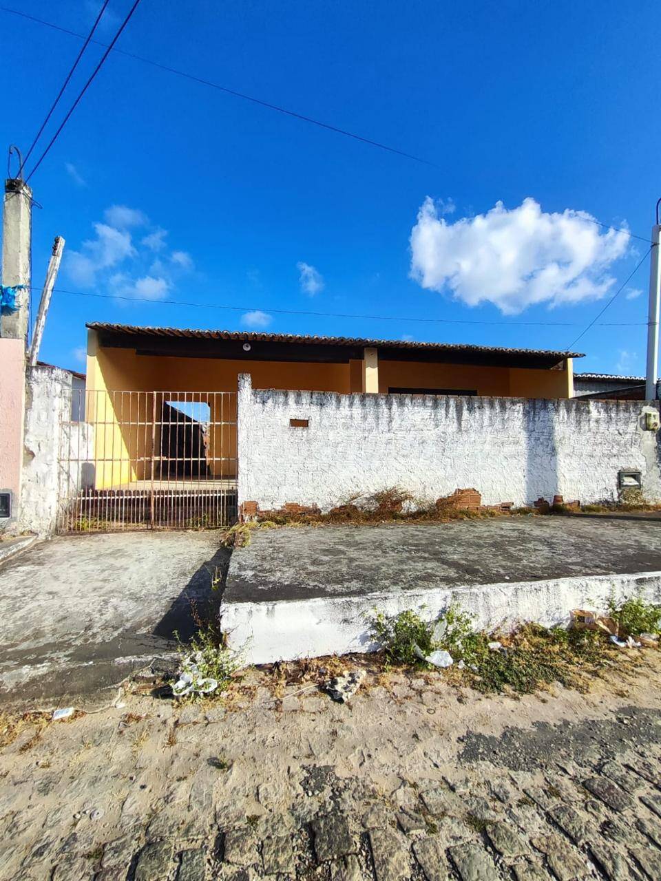Casa à venda com 3 quartos, 85m² - Foto 1